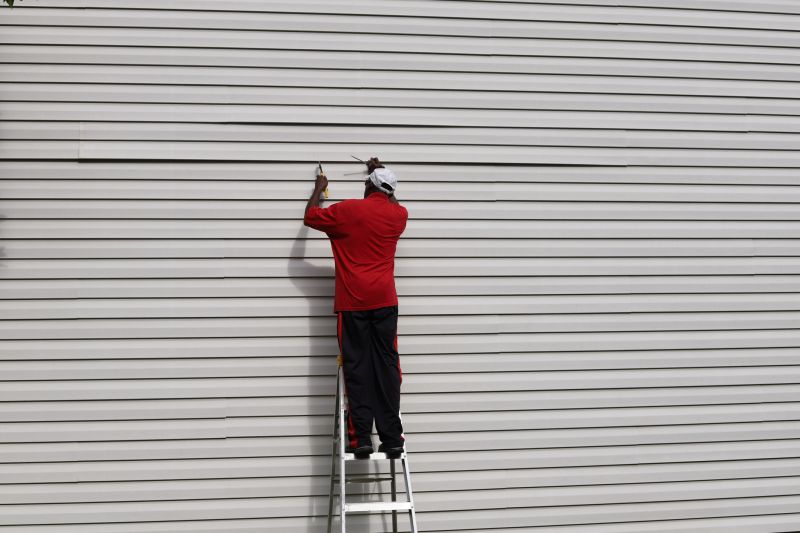 Sealing Vinyl Siding Joints