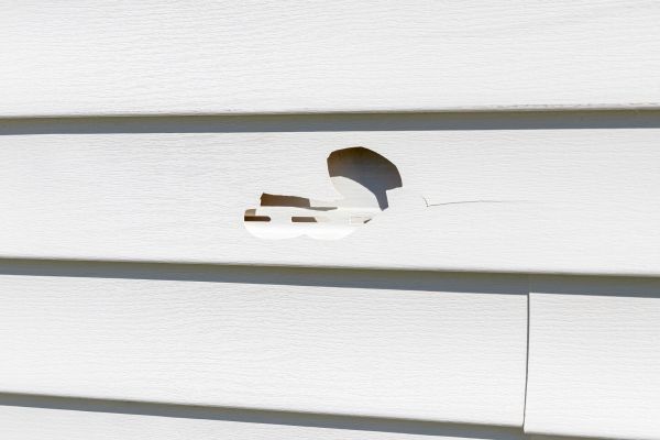 Cost of White Vinyl Siding Repair in Hilliard